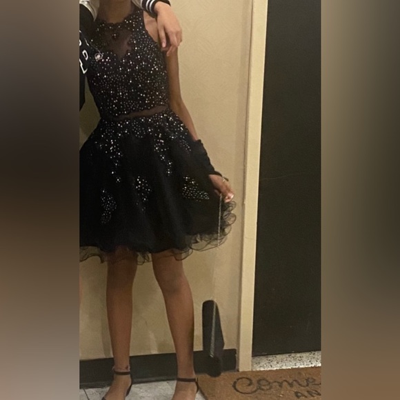 Dress XS - Picture 3 of 5